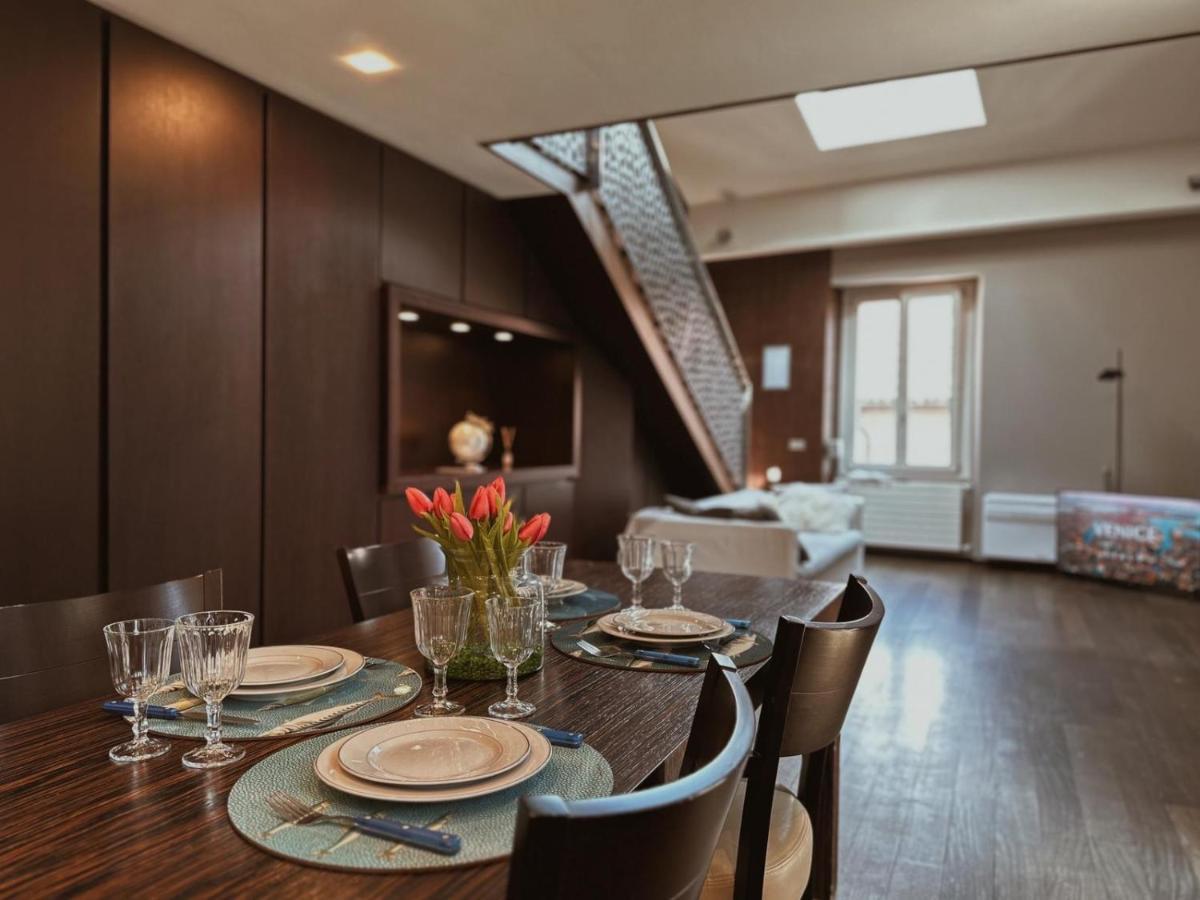 Casa Cavour Lecco - Downtown Design Penthouse Apartment ภายนอก รูปภาพ